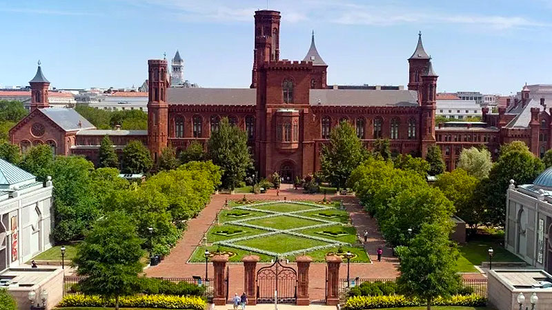 Photo of the Smithsonian South Mall